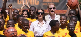 Nigeria’s fashion and dancing styles in the spotlight as Harry, Meghan visit its largest city