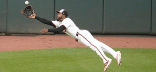 Orioles' Cedric Mullins makes unbelievable diving play for early catch-of-the-year candidate