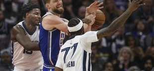 Sabonis records 50th straight double-double, Monk leads the way in OT as Kings beat Grizzlies