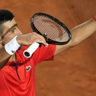 Djokovic needs medical attention after getting knocked on the head by a water bottle at Italian Open