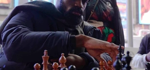Chess champion in NYC attempts to break world record for longest chess marathon
