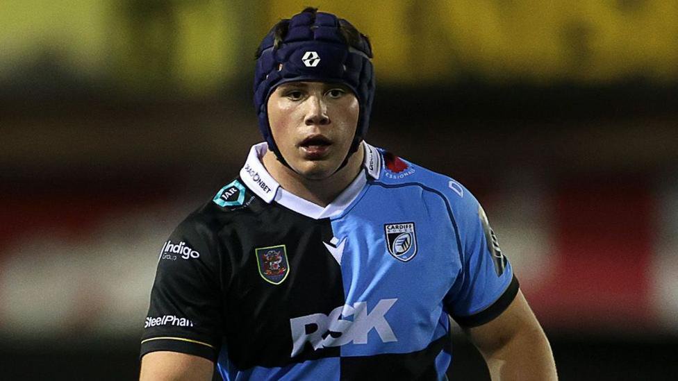 Tom Howe in action for Cardiff in the United Rugby Championship