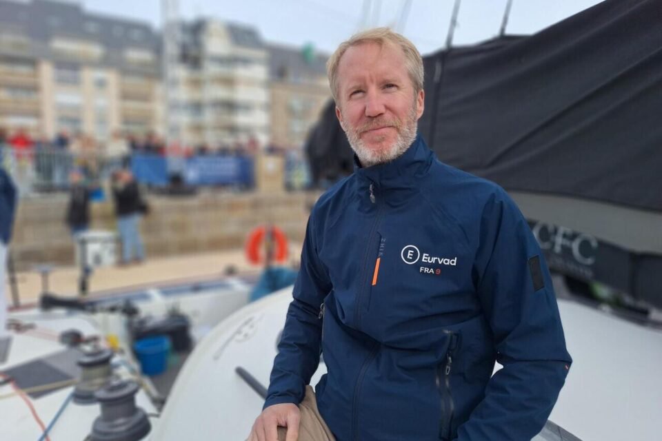 Tanguy Caradec nous a reçu à bord de son monocoque, sur les quais de Saint-Malo, à quelques jours du départ de la Route du Rhum.