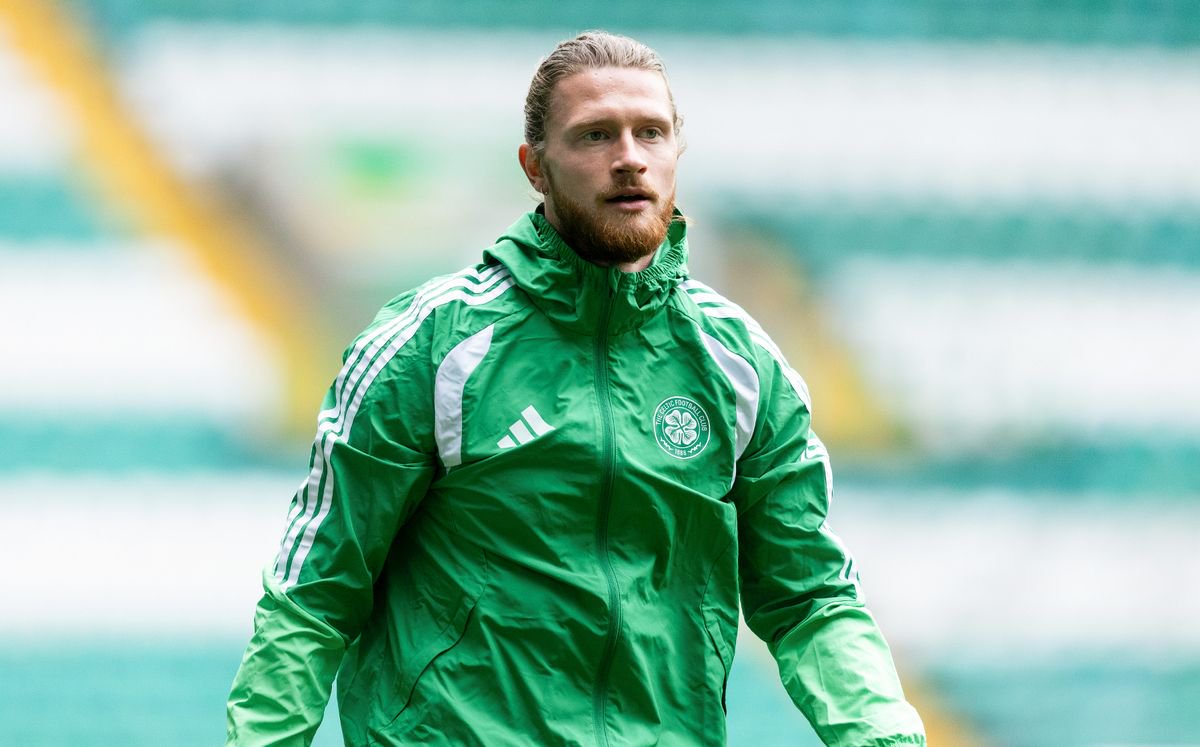 Kasper Hogh training with Celtic