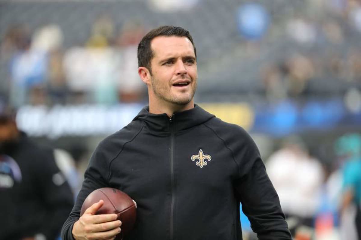 INGLEWOOD, CA – OCTOBER 27: New Orleans Saints quarterback Derek Carr 4 during the NFL, American Football Herren, USA game between the New Orleans Saints and the Los Angeles Chargers on October 27, 2024, at SoFi Stadium in Inglewood, CA. Photo by Jevone Moore/Icon Sportswire NFL: OCT 27: Saints vs Chargers EDITORIAL USE ONLY Icon20241027001 ©IMAGO/Icon Sportswire