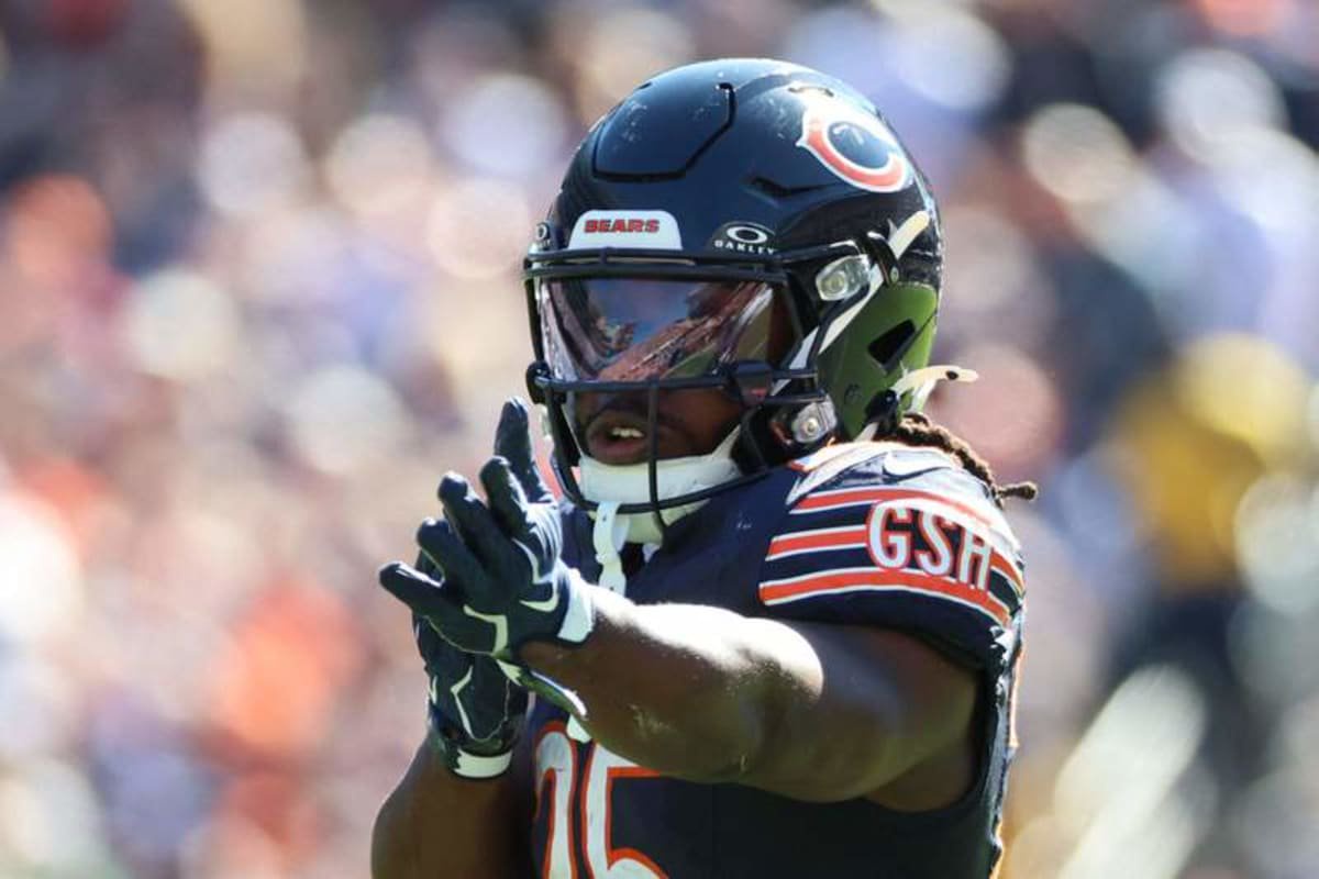 Oct 4, 2026; Chicago, Illinois, USA; Chicago Bears running back Kyle Monangai (25) reacts after a play against the New York Jets during the second quarter at Soldier Field. © Mike Dinovo-Imagn Images