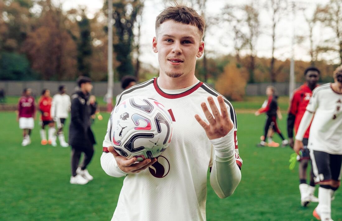 Burnley U21 v Manchester United U21: Premier League 2