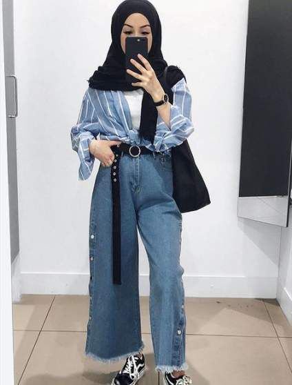 10 Warna Jilbab yang Cocok dengan Baju Maroon