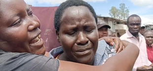 In Kenya's flooded slums, people mourn their losses and slam their leaders