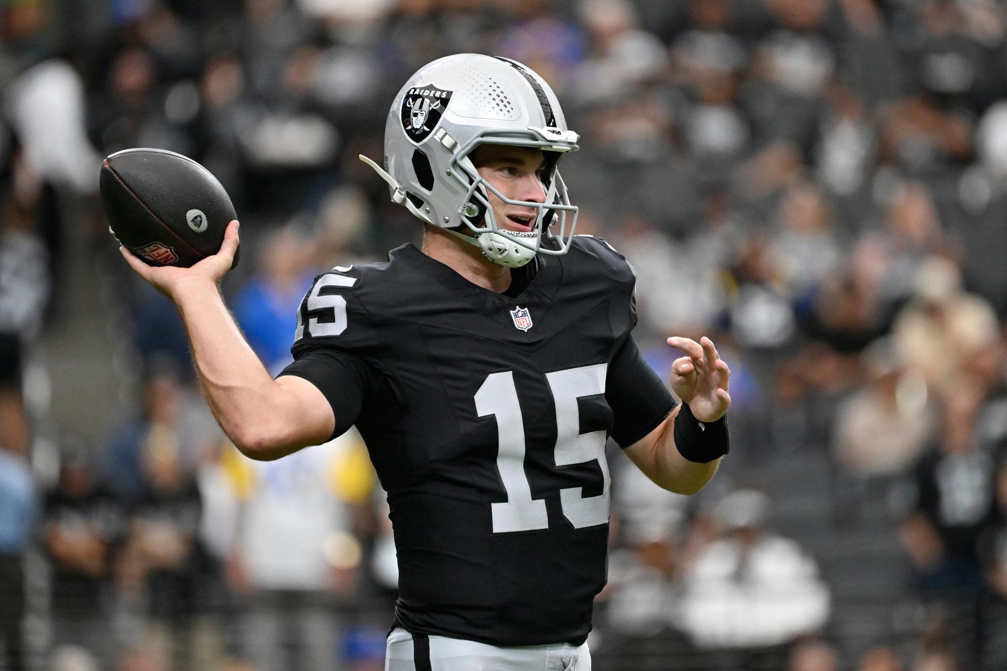 Raiders quarterback Fernando Mendoza