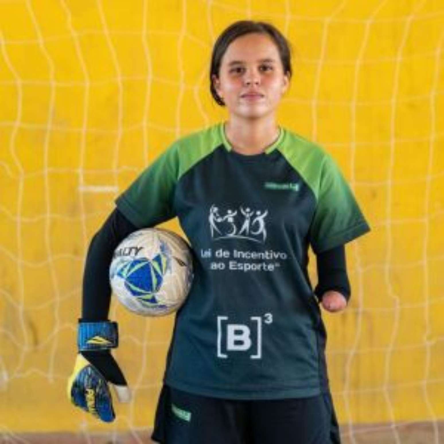 Iasmim Ferreira, sonha em ser goleira de futebol.