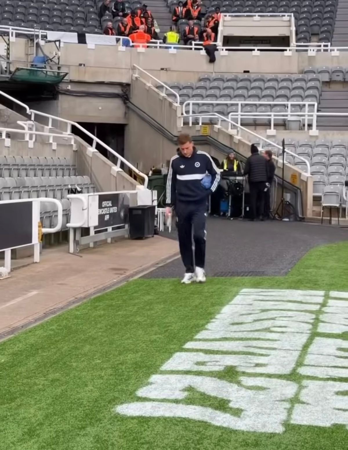 The message seen at St James' park as Harvey Barnes arrives