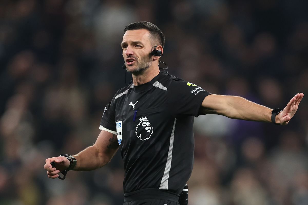 Referee Andy Madley will take charge of Liverpool's Premier League clash with Arsenal.