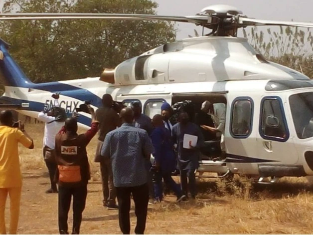 APC Presidential Aspirant, Bola Tinubu Arrives Oyo In A Private Chopper