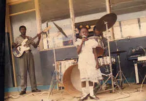 Popular Singers From Longer Music Industry (Photos)