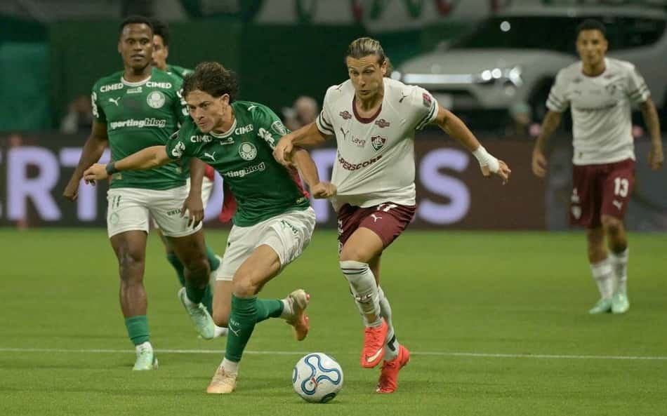 Giay em ação durante Palmeiras e Fluminense, pela Libertadores