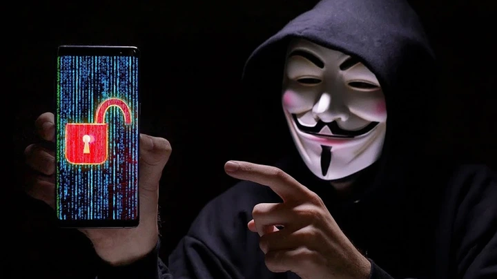 Smartphone यूजर्स सावधान! कंगाल करने के लिए Hackers ने चली ऐसी शातिर चाल; जानिए और सर्तक रहिए