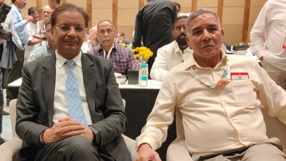 BFI president Ajay Singh (left) with secretary general Pramod Kumar. (HT)