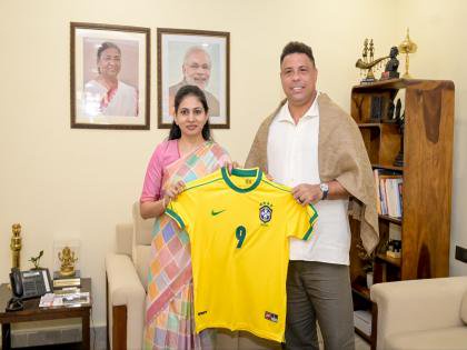 MoS Sports Raksha Khadse meets Brazilian football legend Ronaldo Nazário | MoS Sports Raksha Khadse meets Brazilian football legend Ronaldo Nazário