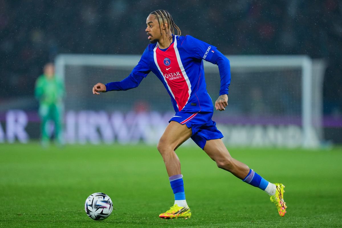 PARIS, FRANCE - MAY 10: Bradley Barcola of PSG runs with the ball during the Ligue 1 McDonald's match between Paris Saint-Germain FC and Stade Brestois 29 at Parc des Princes on May 10, 2026 in Paris, France. (Photo by Franco Arland/Getty Images)