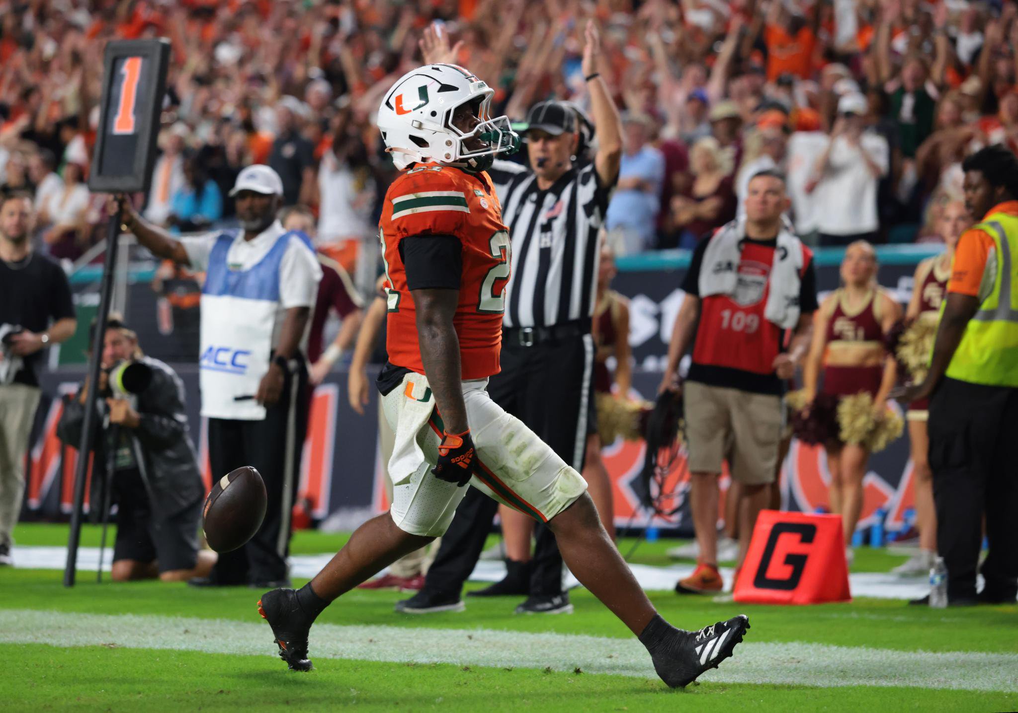 Miami Hurricanes running back Javian Mallory (21) scores a touchdown against the Florida State Seminoles during the fourth quarter.