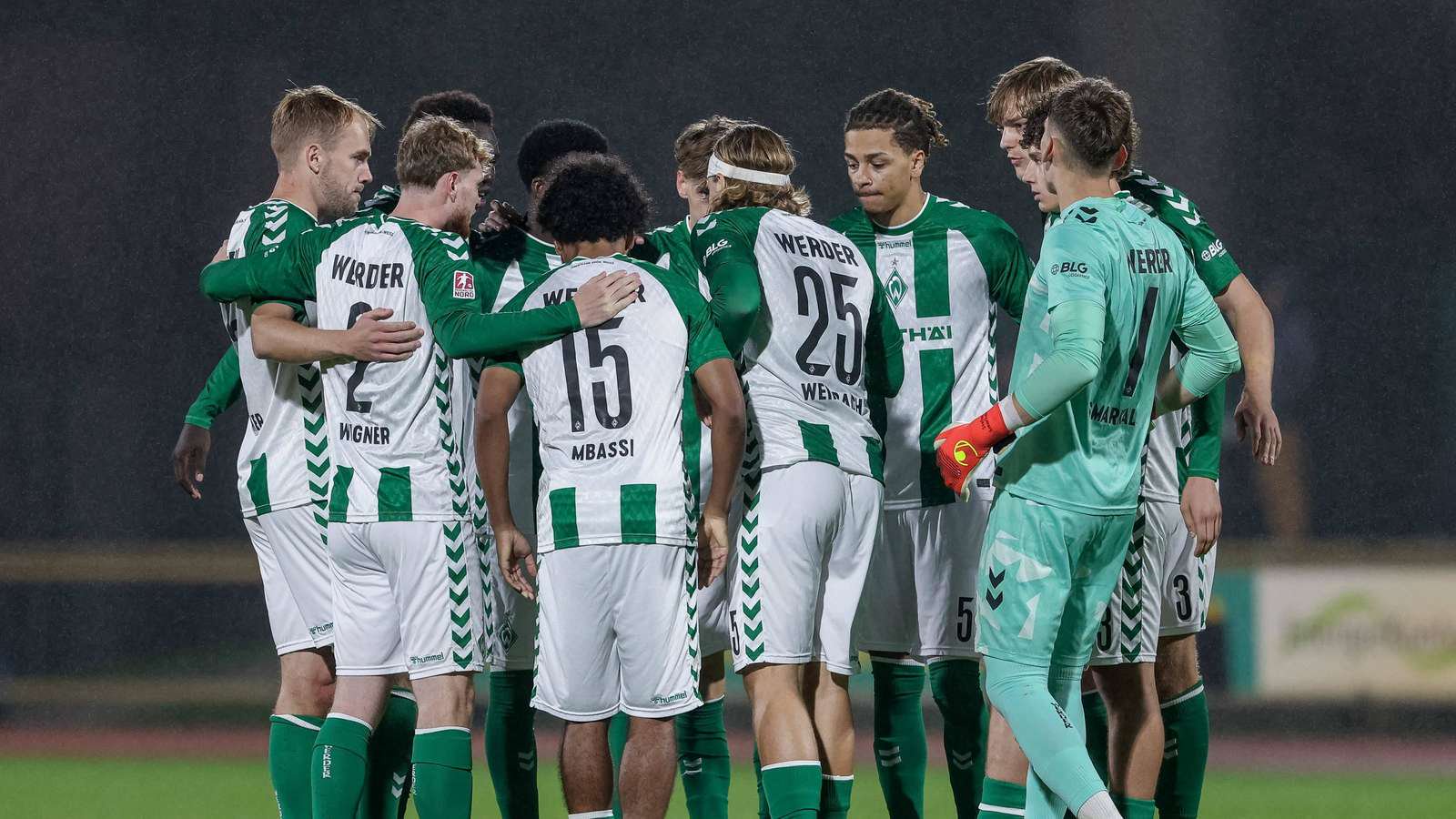 Werder Bremens U23 im Liveticker gegen den HSV II: Um 15 Uhr steigt das Nordderby in der Regionalliga Nord.