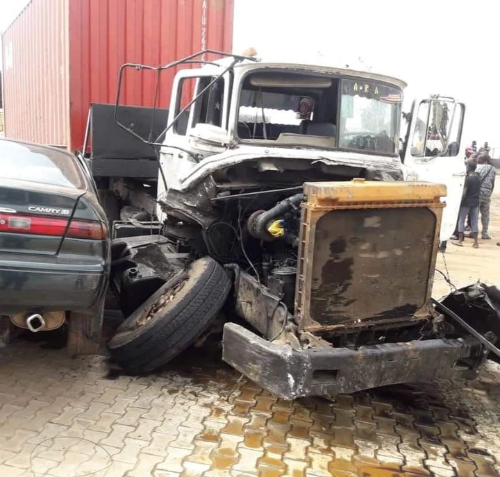 How Truck Crushed Two Soldiers, Woman To Death In Lagos
