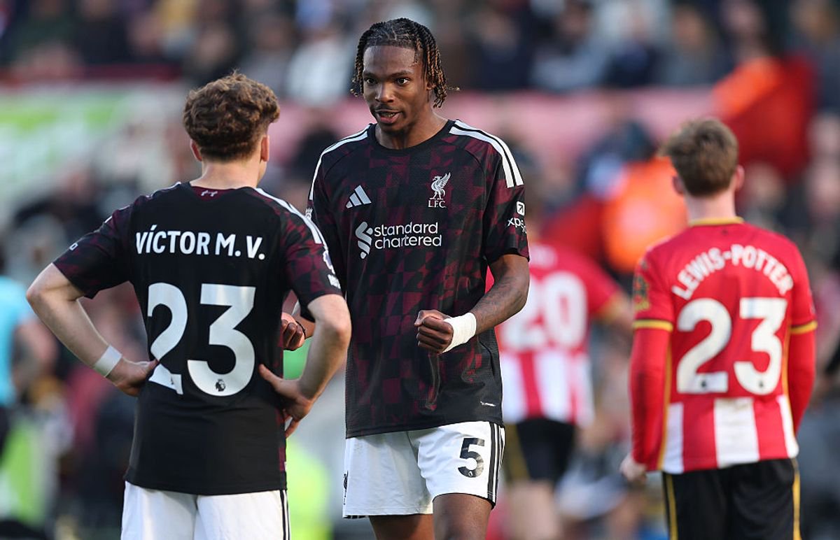 BRENTFORD, ENGLAND - OCTOBER 17: Jeremy Jacquet of Liverpool celebrates with teammate Victor Munoz after Yehor Yarmolyuk of Brentford (not pictured) is awarded a red card following a VAR review during the Premier League 2026/27 match between Brentford and Liverpool FC at Gtech Community Stadium on October 17, 2026 in Brentford, England. (Photo by Julian Finney/Getty Images)