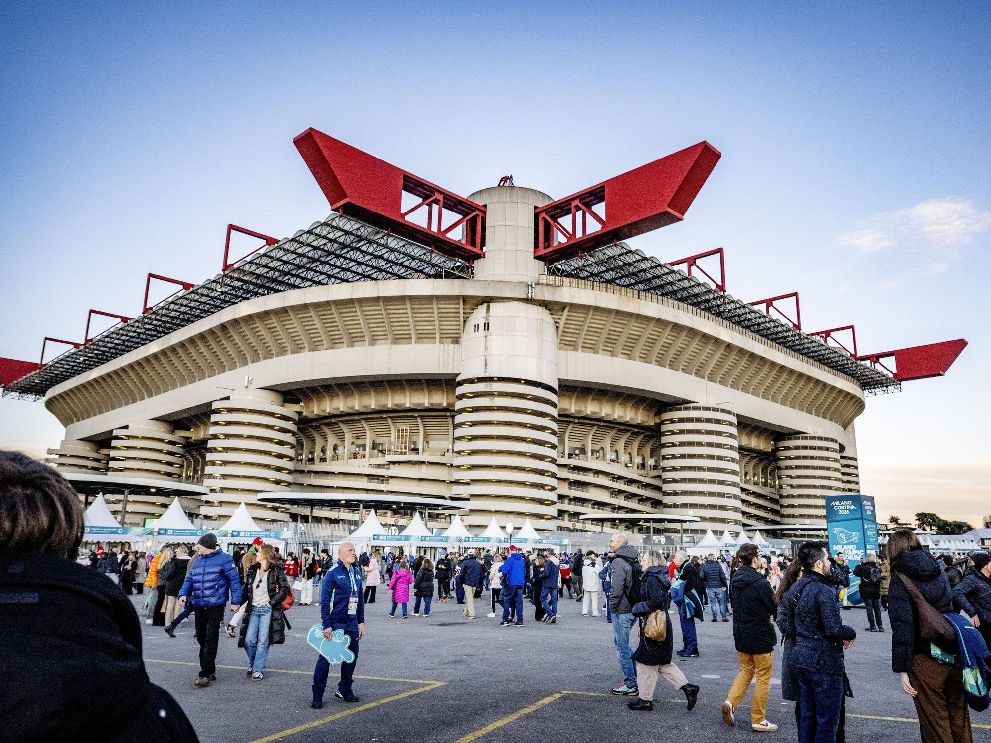 Das San Siro in Mailand von außen.