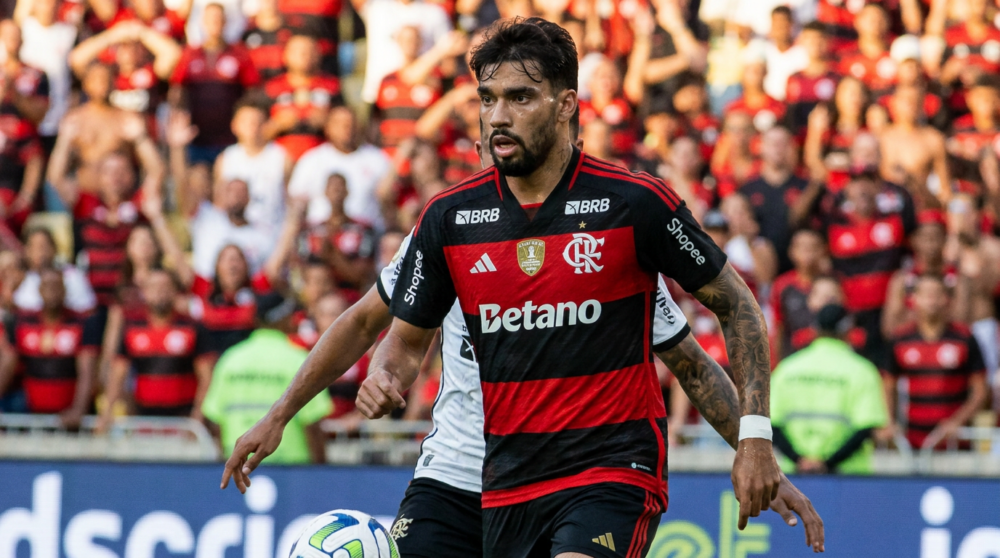 LEGENDA DA FOTO
Lucas Paquetá marcou o terceiro gol do Flamengo na vitória por 3 a 0 sobre o Bahia, na Arena Fonte Nova - (Foto: Imagem ilustrativa/A Crítica)