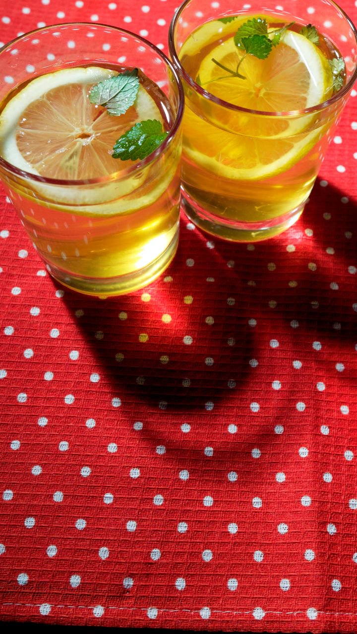 Lemon and honey water