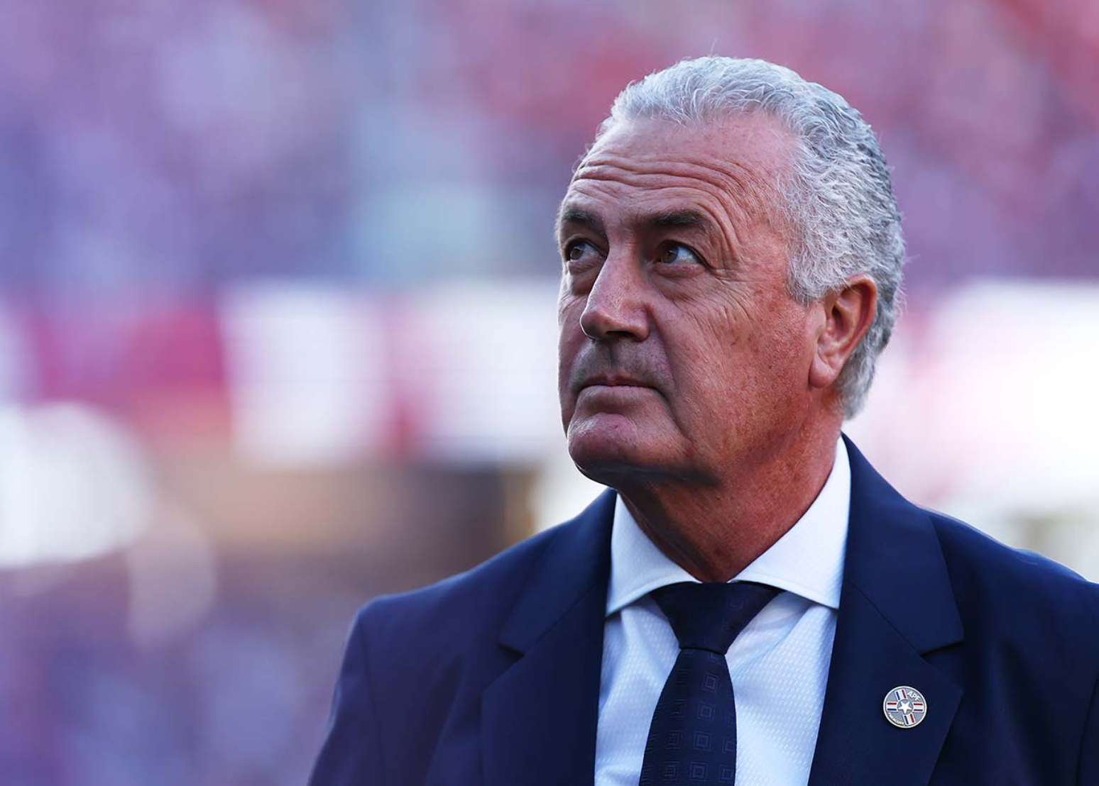 Gustavo Alfaro vive período conflituoso por críticas ao futebol paraguaio –