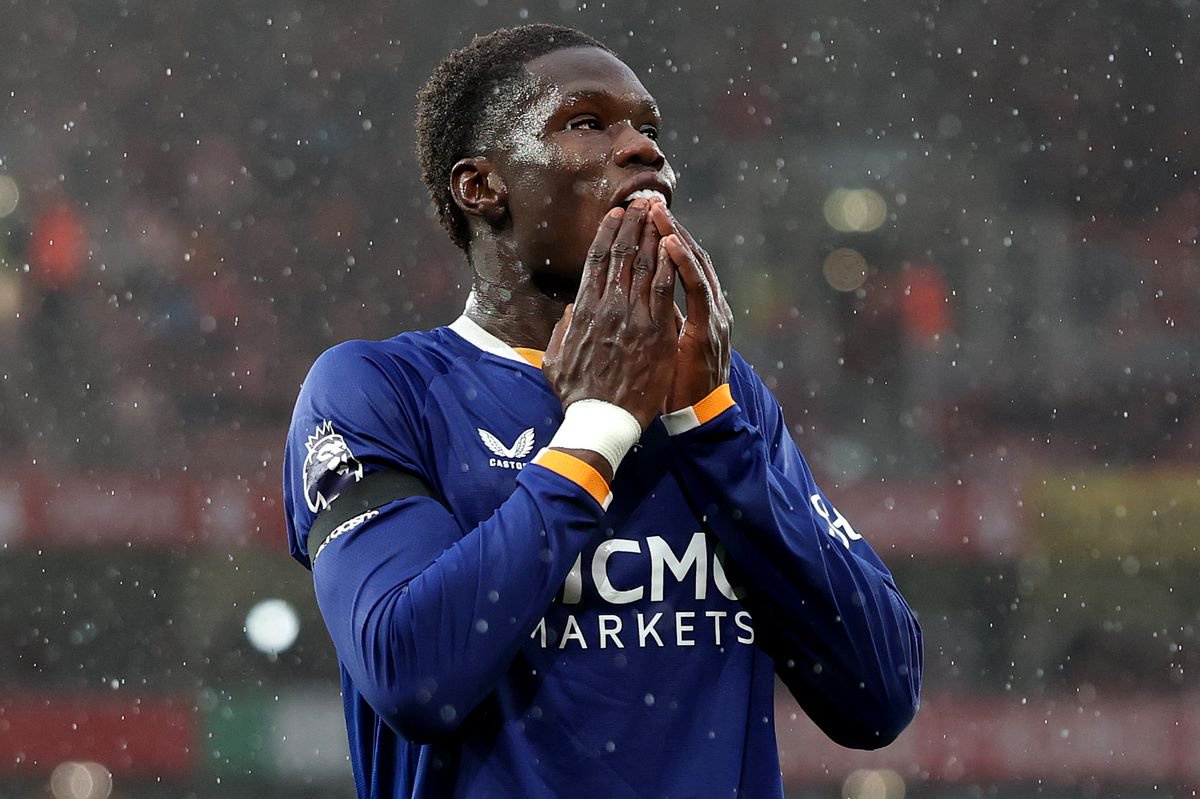 Thierno Barry reacts after a missed chance during the match between Arsenal and Everton at Emirates Stadium on October 24, 2026