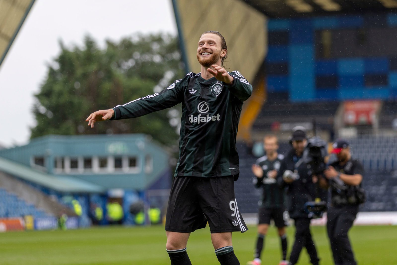 “He Just Needs a Goal” - Celtic Boss Addresses Kasper Høgh Struggles