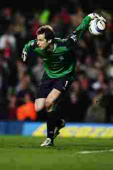 Petr Cech in action