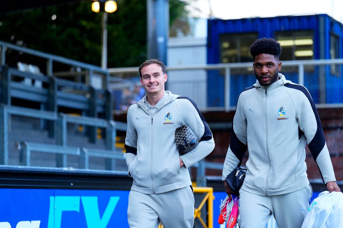 Kofi Balmer of Bristol Rovers and Ellis Harrison of Bristol Rovers arrive before the Sky Bet League 2 match between Bristol Rovers and Salford City at The Memorial Stadium, Bristol on 20 October 2026 (Photo: Rachel Le Poidevin/PPAUK)