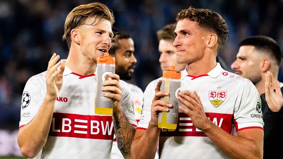 VfB-Spieler Ermedin Demirović und Maximilian Mittelstädt