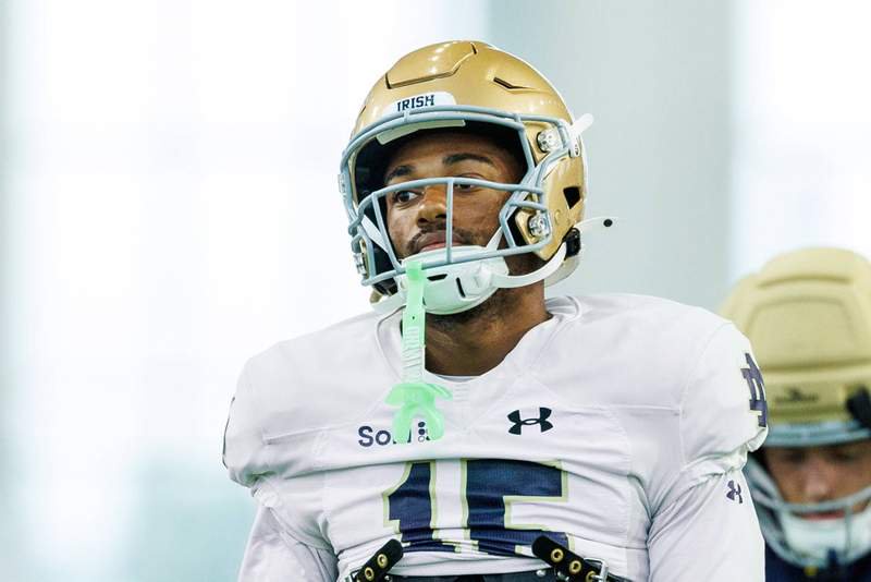 NCAA, College League, USA Football 2026: Notre Dame Fall Camp AUG 16 August 16, 2026: Notre Dame defensive back Leonard Moore 15 during Notre Dame Football Fall Camp at Irish Athletic Center in South Bend, Indiana. John Mersits/CSM. Credit Image: John Mersits/Cal Media EDITORIAL USE ONLY Copyright: xx ZUMA-20260816_zma_c04_025.jpg JohnxMersitsx csmphotothree512102