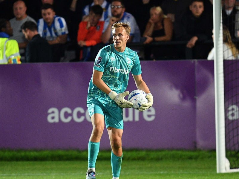 With Lumley still expected to be out with a rib injury, Maynard-Brewer should continue between the sticks. Came out of the midweek defeat with some credit, which can't be said for the rest.