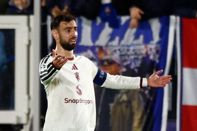 Soccer Football - UEFA Champions League - Como v Manchester United - Stadio Giuseppe Sinigaglia, Como, Italy - October 21, 2026 Manchester United's Bruno Fernandes reacts REUTERS/Alessandro Garofalo