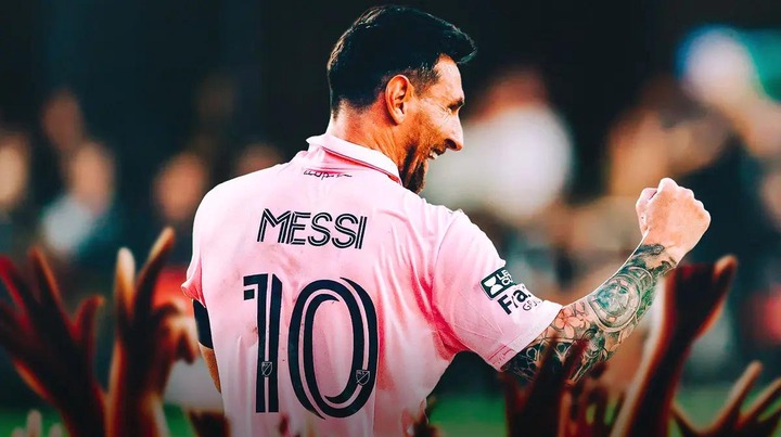 Lionel Messi wearing his Inter Miami no.10 shirt