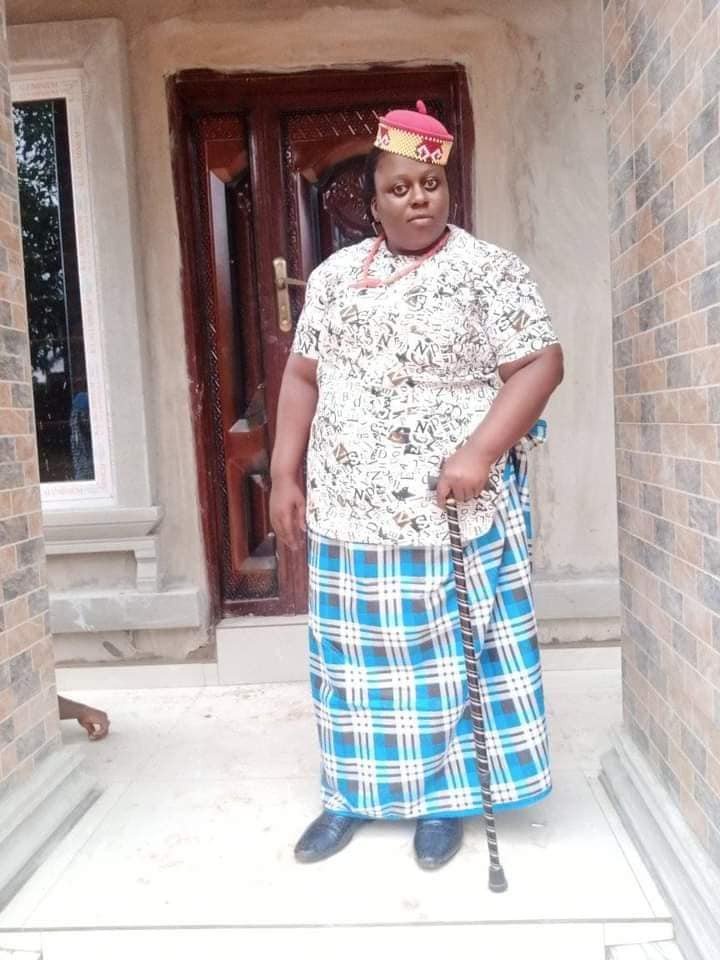 Hilarious! Nigerian women rock their husband