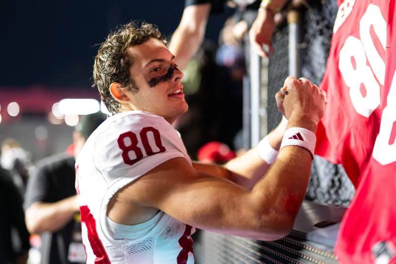 Indiana Hoosiers v Rutgers Scarlet Knights – NCAA, College League, USA FBS Football Charlie Becker of the Indiana Hoosiers signs autographs after an NCAA FBS football game at SHI Stadium in Piscataway, United States, on October 3, 2026. Piscataway United States PUBLICATIONxNOTxINxFRA Copyright: xDanxSquicciarinix originalFilename:squicciarini-indianah261003_npRXD.jpg