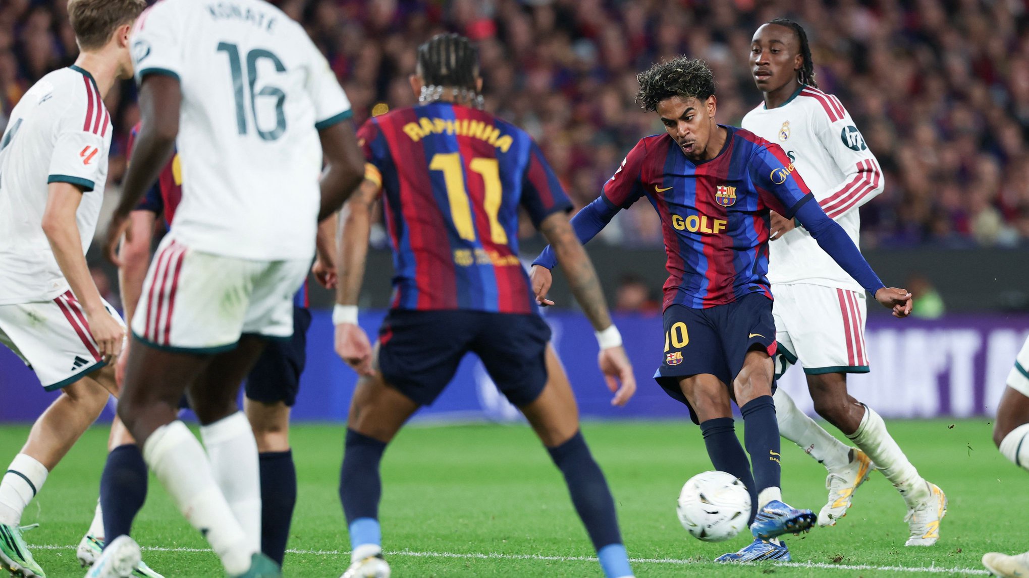 Clásico analysis: the old Mourinho hunts down Barcelona on a night of balance and fatal errors