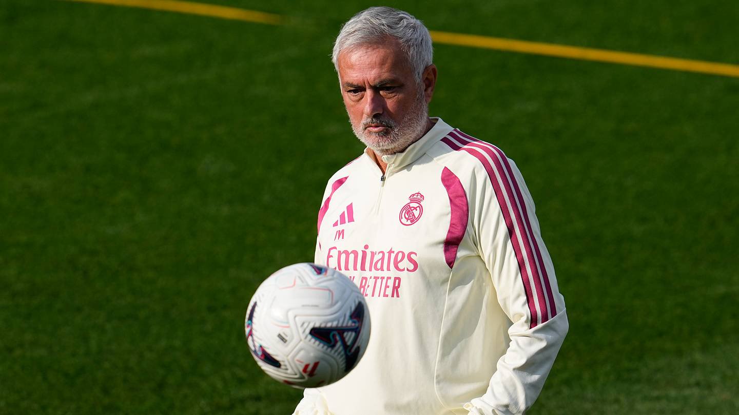 Vinícius Júnior faces squad challenge under José Mourinho
