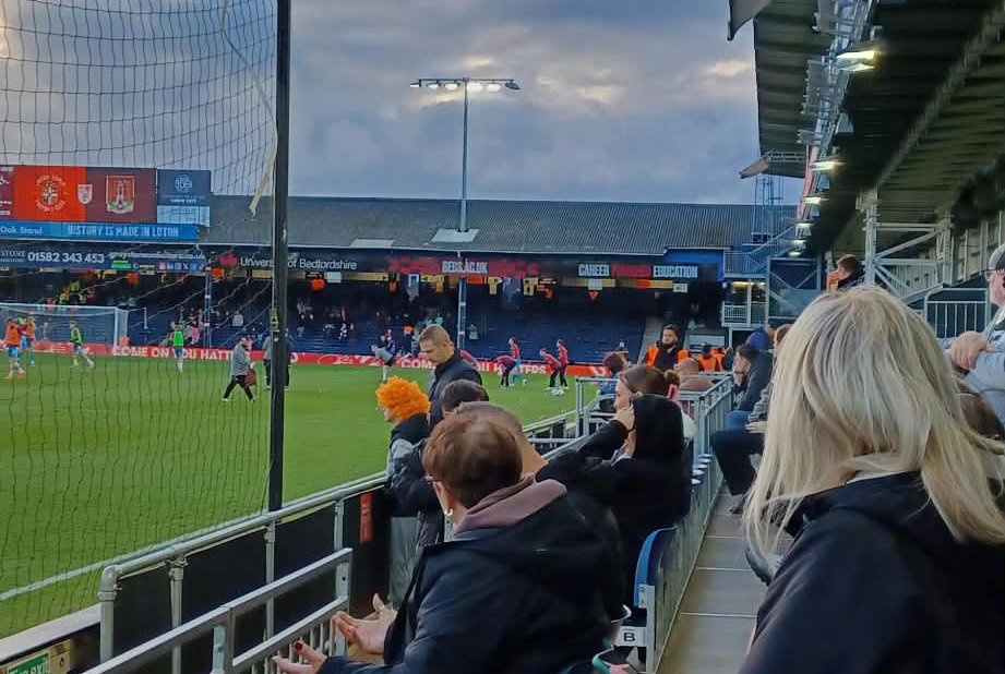 Luton Town v Barnsley – Team Sheets Revealed