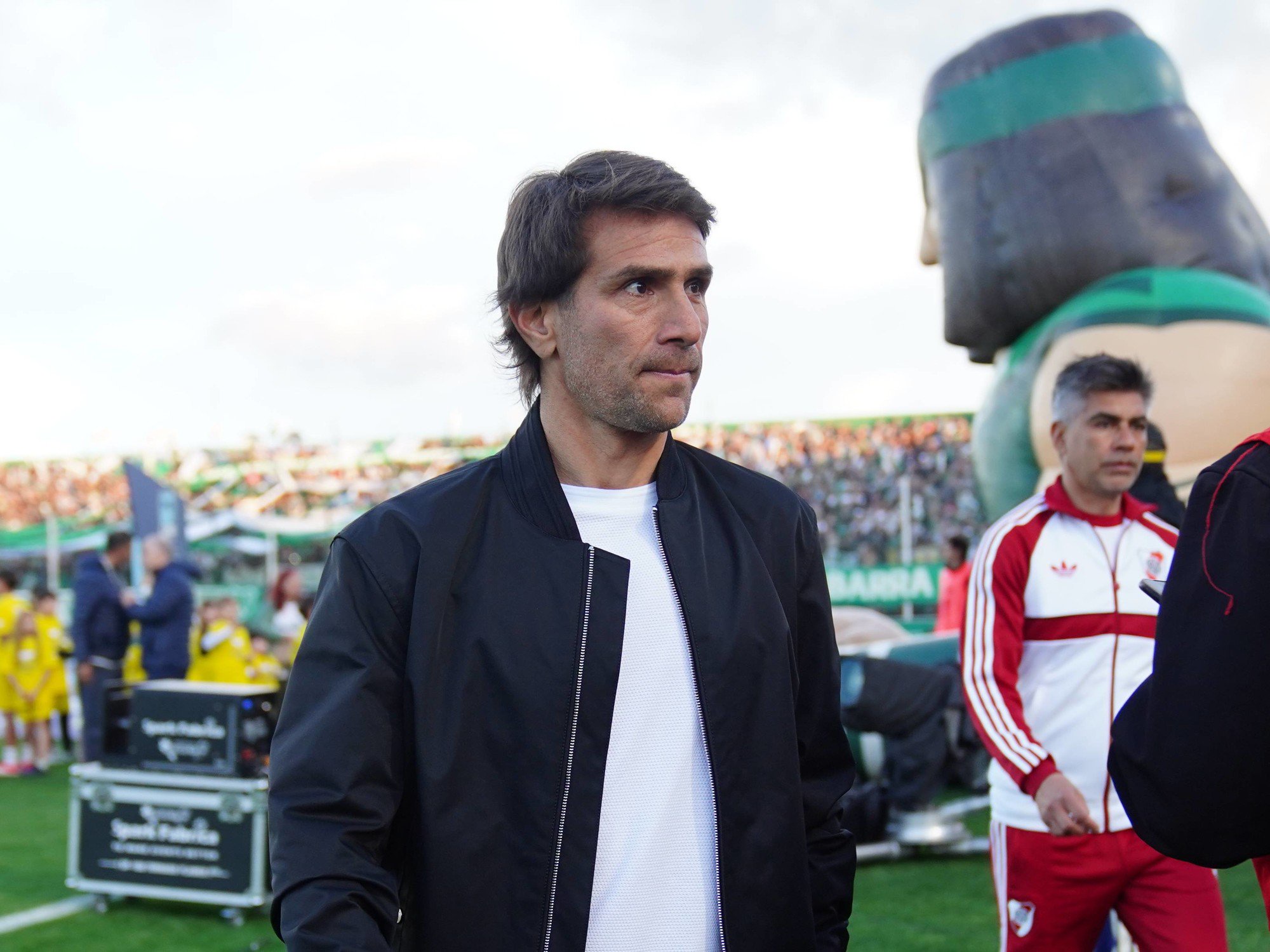 River Plate hosts Racing Club in Torneo Clausura