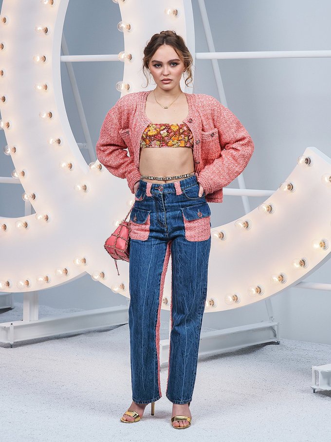 Deretan Gaya Artis Pakai Belly Chain, OOTD Kasual hingga Red Carpet