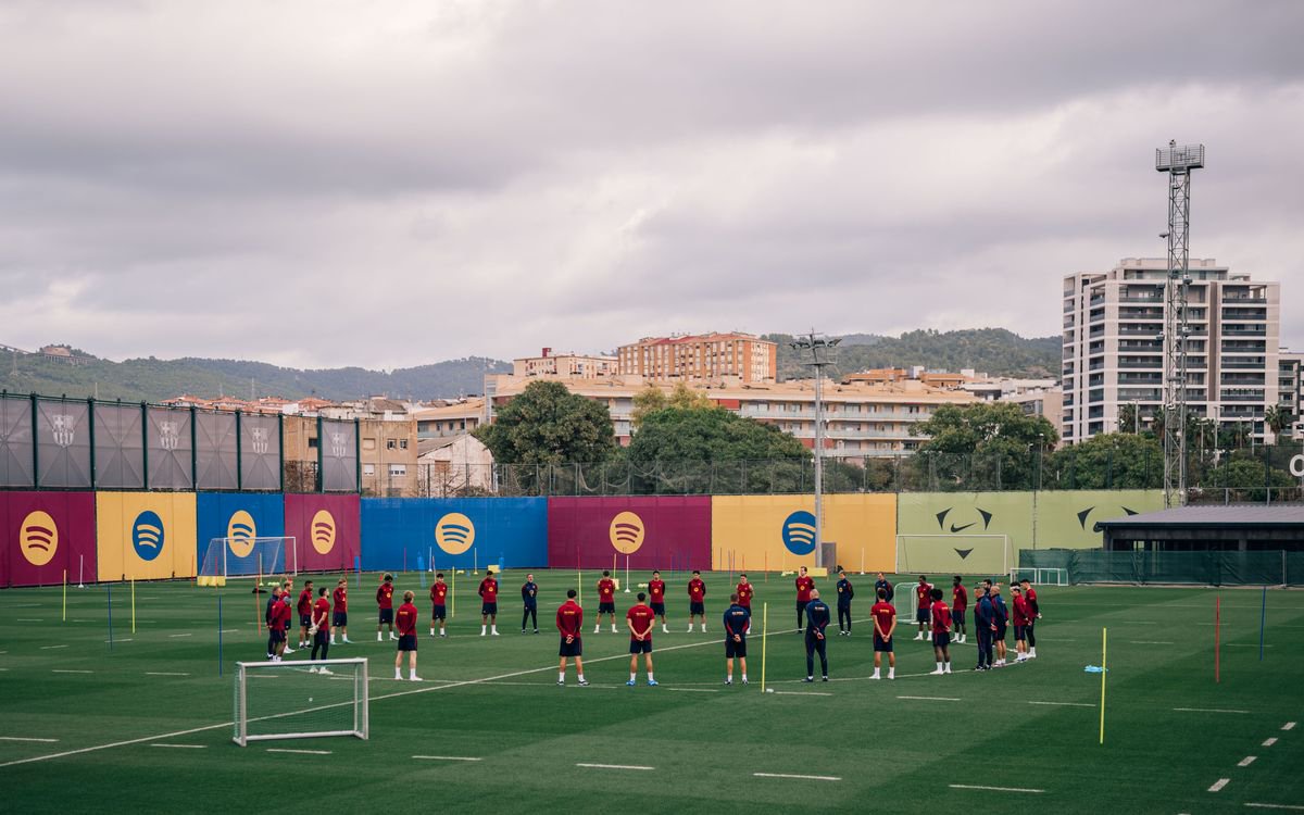 Training session with minute's silence for the victims of the rail accident between Los Yébenes and Urda