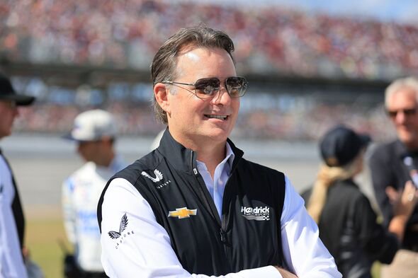 AUTO: OCT 19 NASCAR Cup Series YellaWood 500
